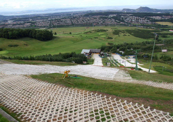 Midlothian Snowsports Centre, Hillend (Europe's longest dry ski slope)